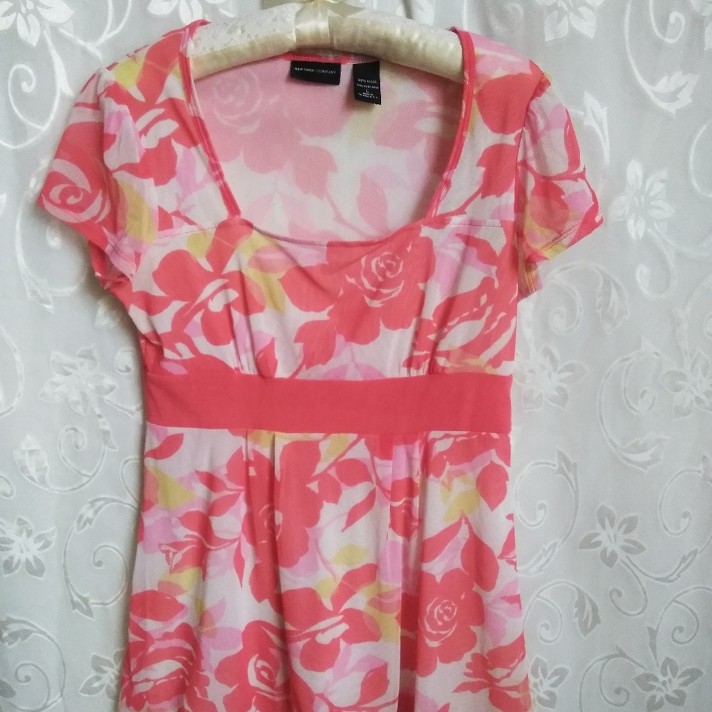New York & Company large, short sleeves floral summer top